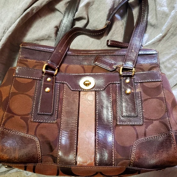 Coach purses - Picture 5 of 8